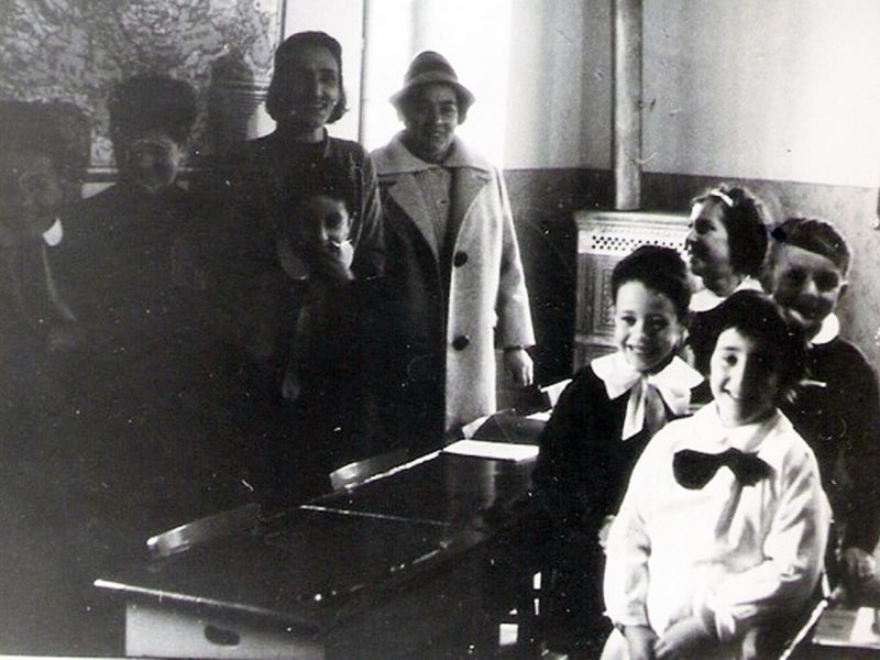 Aula scolastica nella casa Ugo Ara, 1962 (foto Paolo Zannone/Archivio Pro Loco Isola Pescatori)