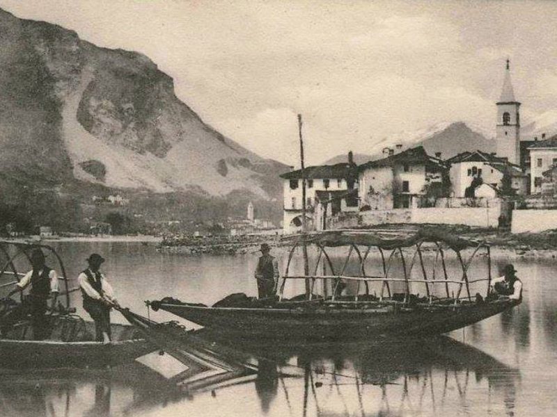 Cartolina, Isola Pescatori e burchielli, 1911