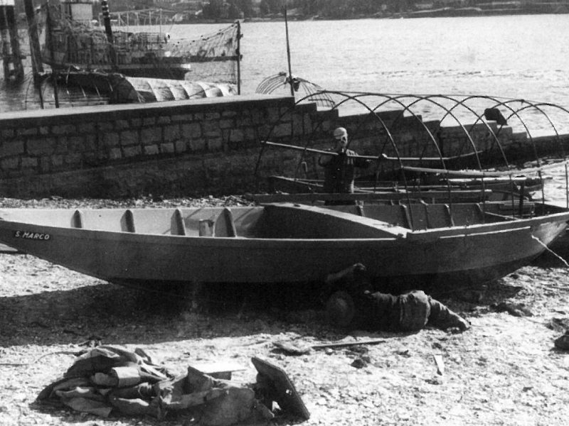 Calafato del burchiello dei pescatori Marco e Carlo Ruffoni, 1950 circa (da Nelle reti del tempo)