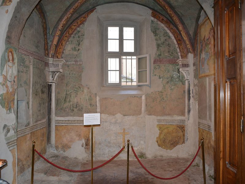 Cappella di S. Maria con affreschi del 1518 con scene mariane