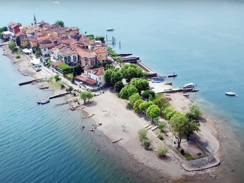 Veduta aerea dell'Isola con in primo piano la "Coda" (ph. Reporter di Volo)